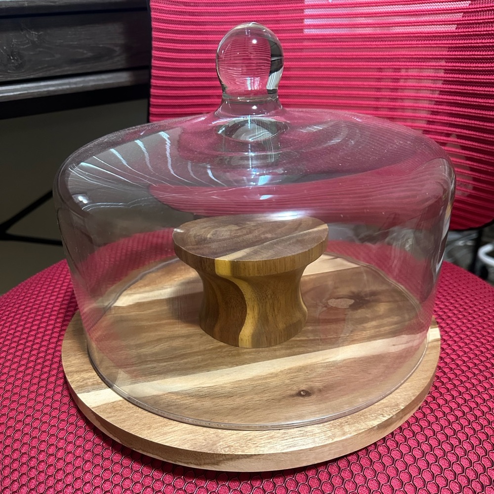 Cake Stand w/ Glass Lid